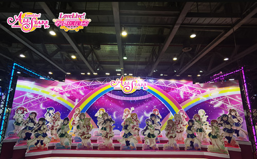 《学园偶像季:群星闪耀》CICF刮起偶像旋风 “痛公交”风靡羊城